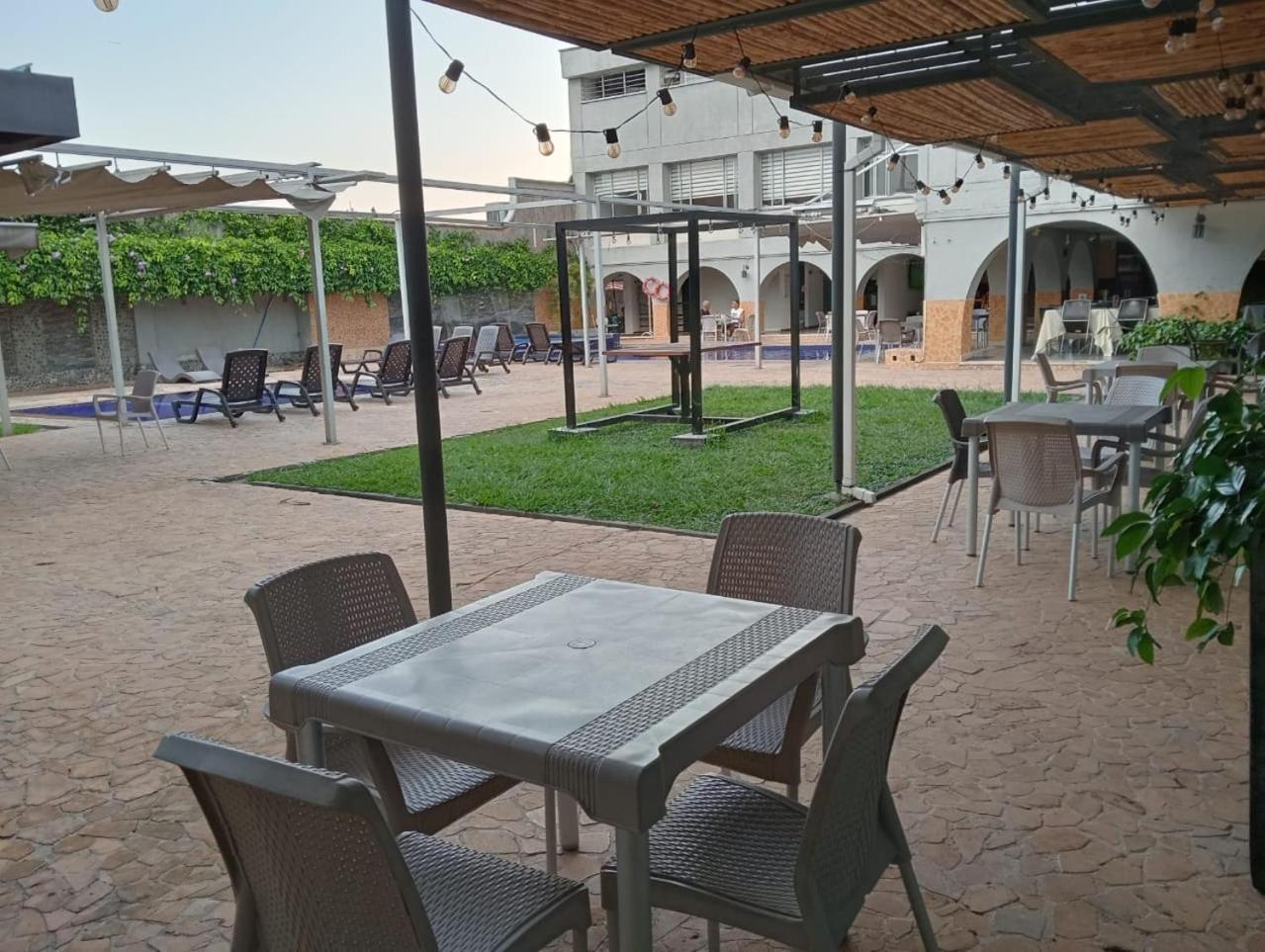 Hotel Don Gregorio Cartago Exterior foto